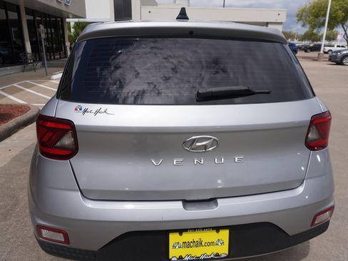 Used 2022 Hyundai Venue SE w/ Cargo Package image 6