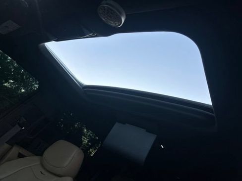 Used 2020 Cadillac Escalade Platinum AWD/4WD image 20