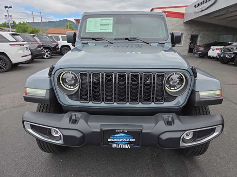 New 2026 Jeep Gladiator Sport AWD/4WD image 14