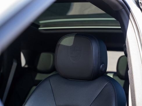 Certified 2022 Porsche Cayenne S image 18