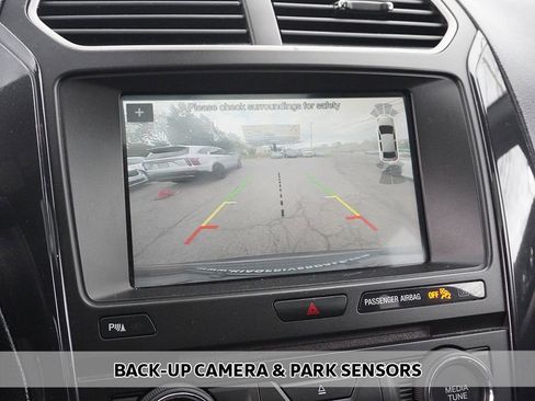 Used 2018 Ford Explorer XLT w/ Equipment Group 202A AWD/4WD image 7