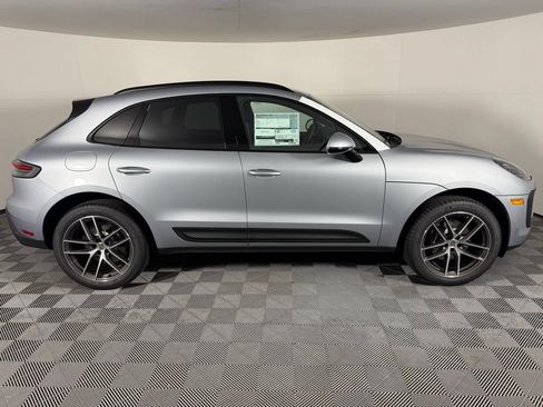 Certified 2026 Porsche Macan AWD/4WD image 8
