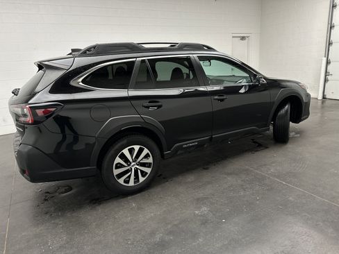 Used 2024 Subaru Outback Premium AWD/4WD image 8