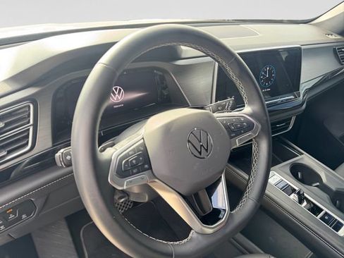 Used 2024 Volkswagen Atlas Cross Sport SE FWD image 13