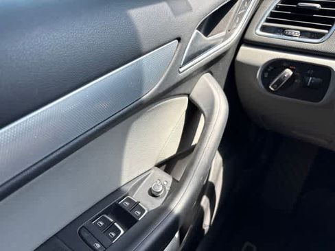 Used 2018 Audi Q3 2.0T Premium FWD image 23