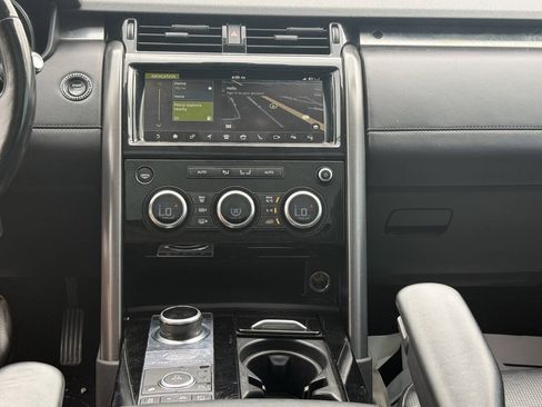 Used 2017 Land Rover Discovery First Edition AWD/4WD image 13