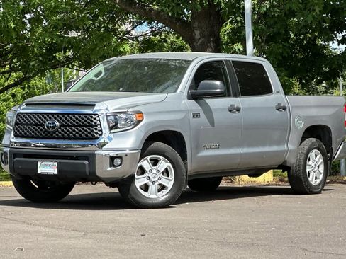 Used 2018 Toyota Tundra SR5 w/ SR5 Upgrade Package RWD image 1