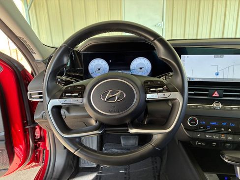Used 2023 Hyundai Elantra Limited FWD image 17