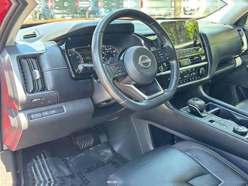 Used 2023 Nissan Pathfinder SL AWD/4WD image 23