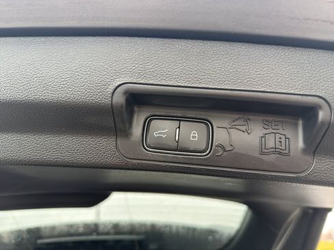 Certified 2023 Ford Explorer Limited w/ Equipment Group 301A image 19