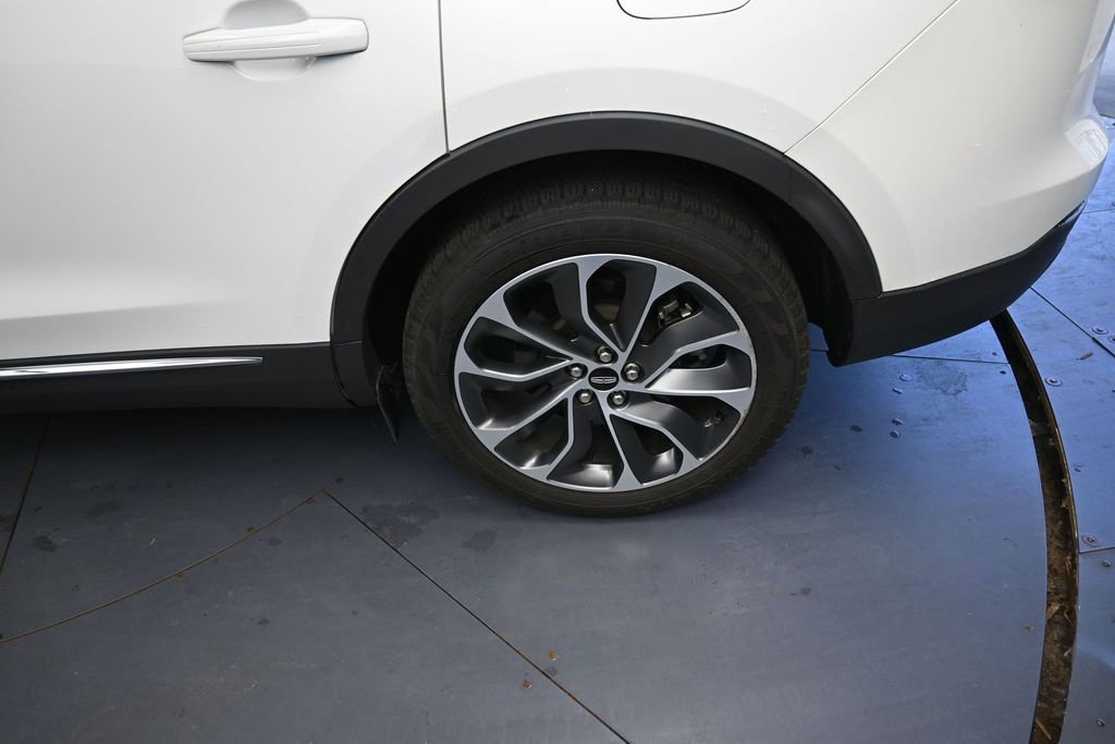 Used 2021 Lincoln Nautilus Reserve AWD/4WD image 19