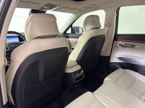 New 2026 Genesis GV70 2.5T Select AWD/4WD image 22