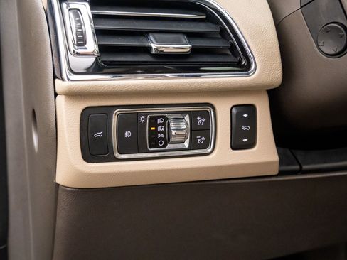 Used 2022 Lincoln Navigator Reserve image 21