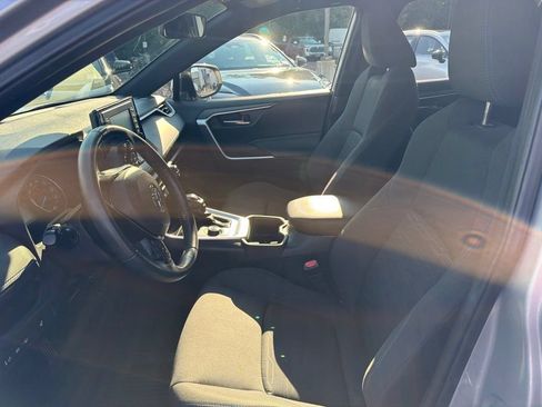 Used 2022 Toyota RAV4 SE w/ SE Grade Weather Package AWD/4WD image 20