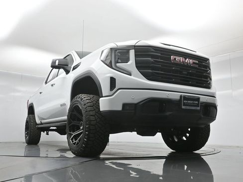 Used 2024 GMC Sierra 1500 Elevation w/ Elevation Premium Package AWD/4WD image 44