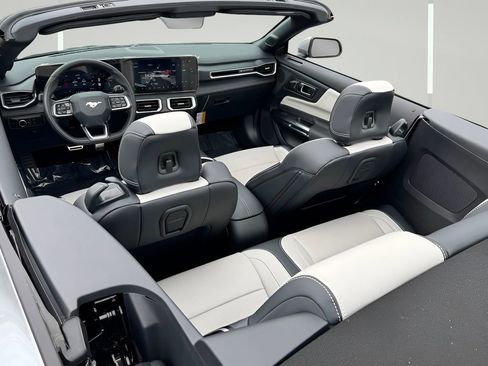 New 2025 Ford Mustang Premium image 36