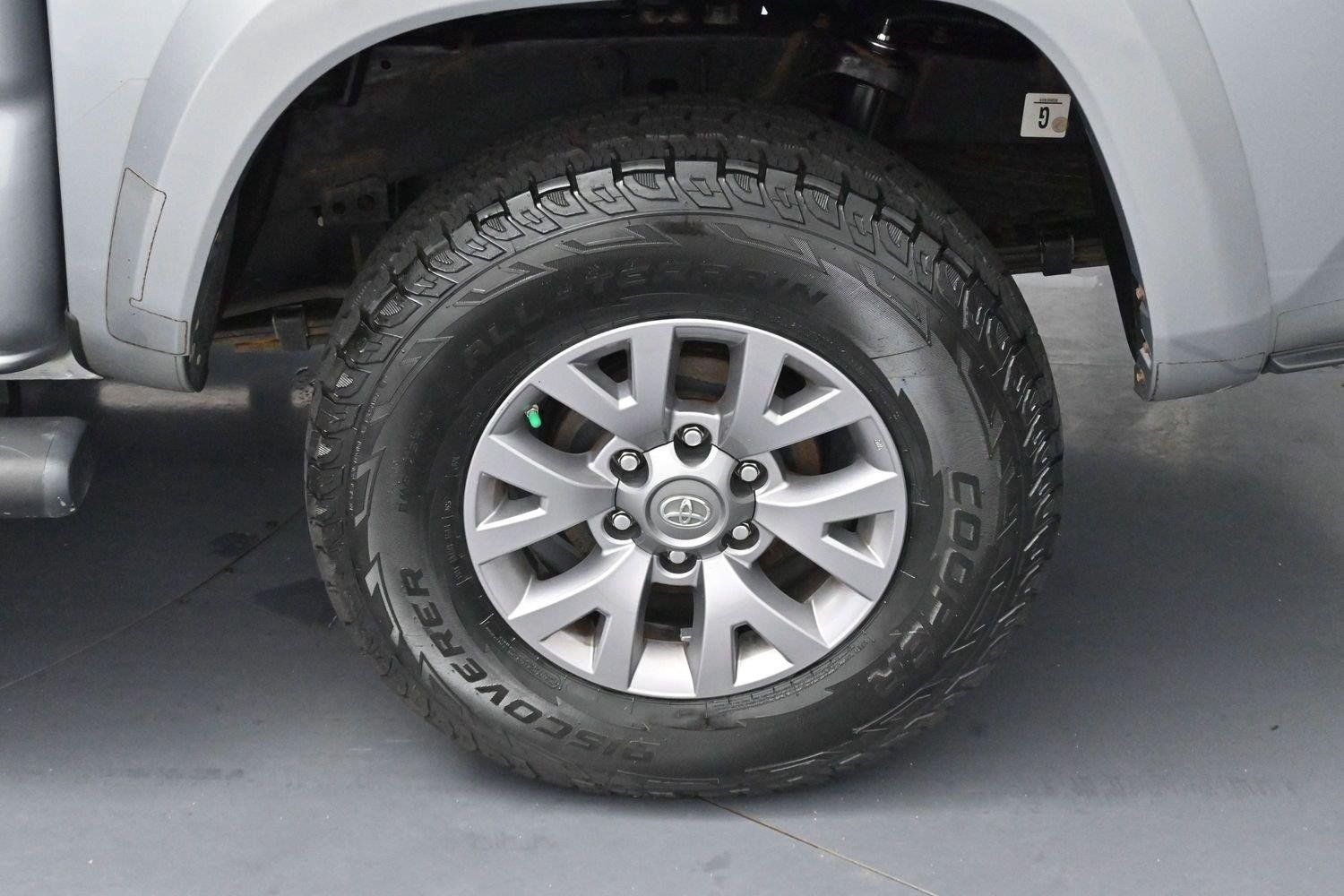 Used 2019 Toyota Tacoma SR5 AWD/4WD image 26