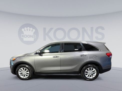 Used 2017 Kia Sorento LX w/ LX Convenience Package image 7