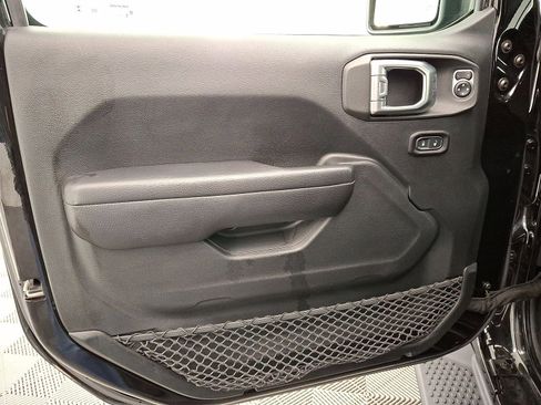 Used 2018 Jeep Wrangler Sport S image 10