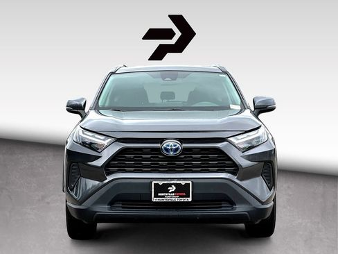 Used 2024 Toyota RAV4 XLE AWD/4WD image 3