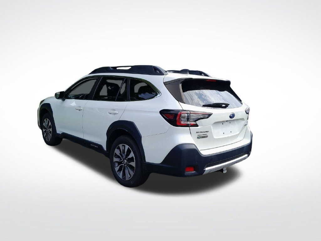 Used 2023 Subaru Outback Limited AWD/4WD image 6