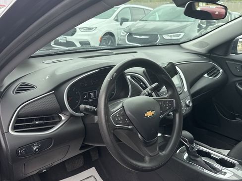 Used 2023 Chevrolet Malibu LT image 10