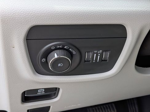Used 2023 Jeep Grand Cherokee L Overland w/ Advanced Protech Group III AWD/4WD image 18