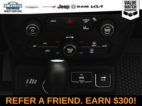 Used 2023 Jeep Renegade Latitude w/ Sun/Sound Group AWD/4WD image 24