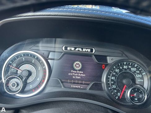 Used 2019 RAM 2500 Laramie AWD/4WD image 8