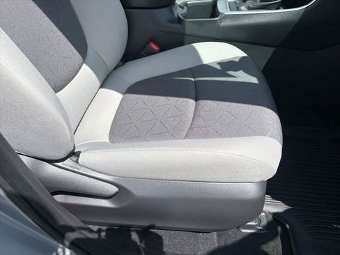 Used 2025 Toyota RAV4 XLE AWD/4WD image 7