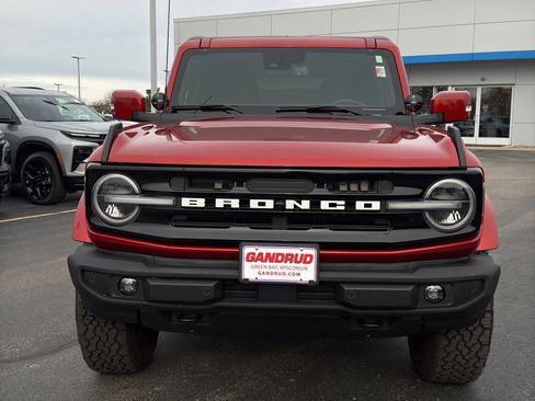 Used 2022 Ford Bronco Outer Banks image 3