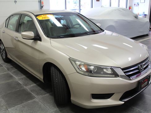 Used 2014 Honda Accord LX image 3