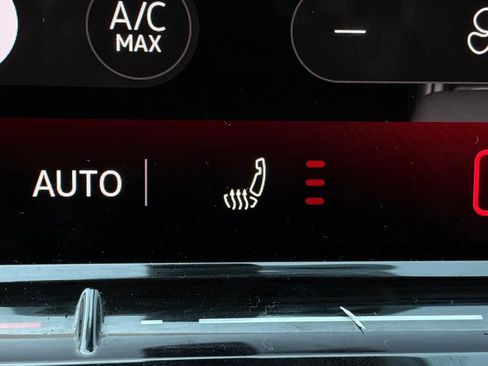 Used 2026 Volkswagen Tiguan SE FWD image 28