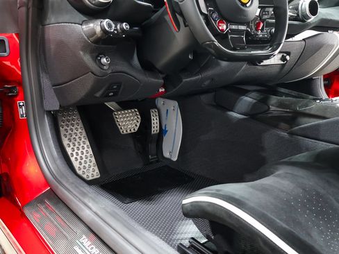 Used 2024 Ferrari 812 Competizione RWD image 36