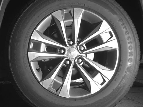 Used 2025 Chevrolet Equinox LT FWD image 14