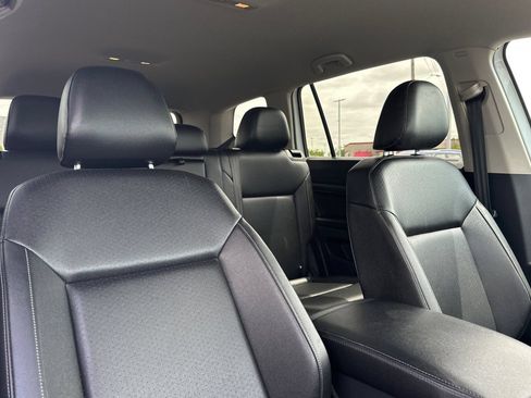 Used 2019 Volkswagen Atlas SE FWD image 17