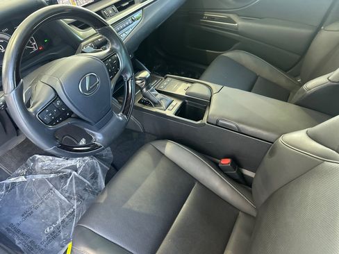 Certified 2020 Lexus ES 300h w/ Premium Package FWD image 11