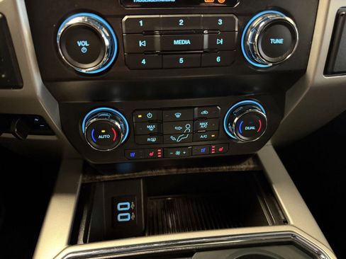 Used 2019 Ford F350 Lariat w/ Lariat Ultimate Package image 23