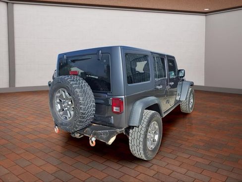 Used 2018 Jeep Wrangler Unlimited Rubicon w/ Connectivity Group AWD/4WD image 7