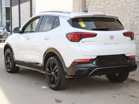 Used 2024 Buick Encore GX Sport Touring image 3