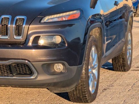 Used 2016 Jeep Cherokee Limited image 9