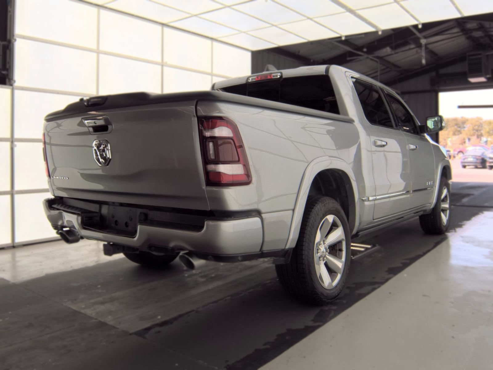 Used 2020 RAM 1500 Limited RWD image 3