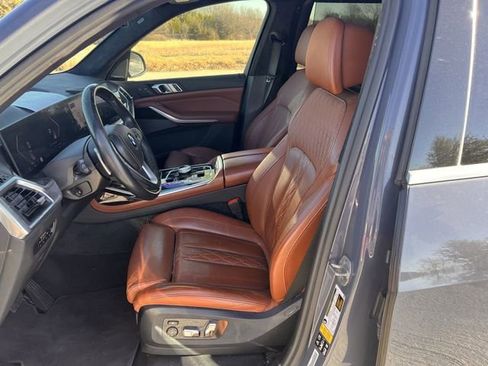 Used 2023 BMW X7 xDrive40i w/ Executive Package image 22