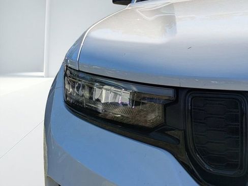 New 2025 Jeep Grand Cherokee Altitude image 8