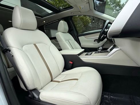 Used 2024 MAZDA CX-90 3.3 Turbo w/ Premium Plus Pkg image 19