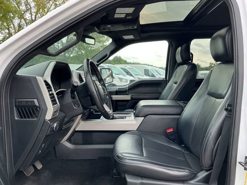 Used 2019 Ford F150 Lariat w/ Equipment Group 502A Luxury AWD/4WD image 18