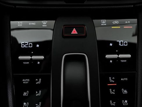 Certified 2026 Porsche Macan AWD/4WD image 22