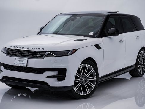 Used 2024 Land Rover Range Rover Sport SE image 3