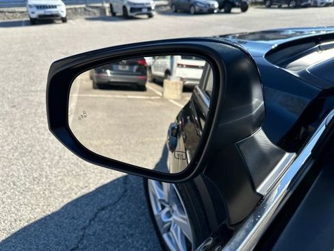 Used 2023 Toyota Highlander LE image 14