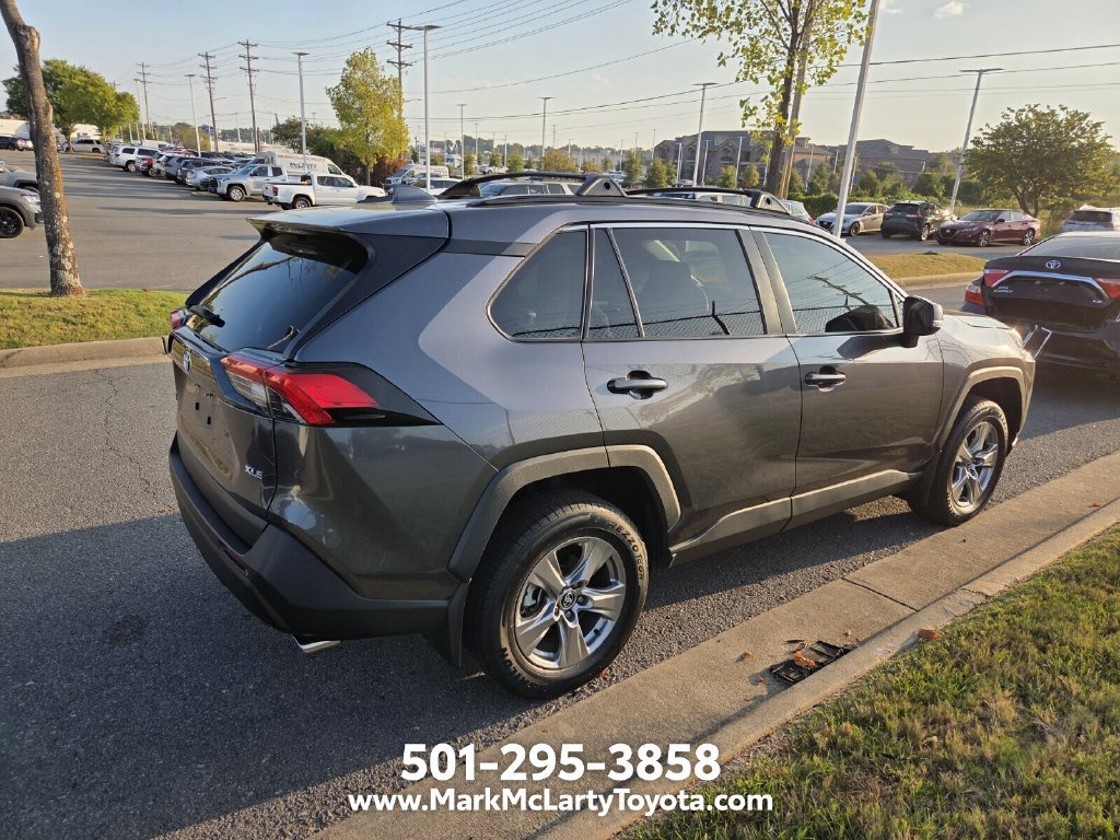 Used 2024 Toyota RAV4 XLE w/ Convenience Package FWD image 4